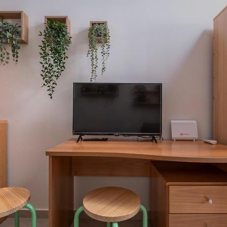 Kosmos Service Apartment Beautiful Studio 1 With Additional Cost Parking سالونيك المظهر الخارجي الصورة