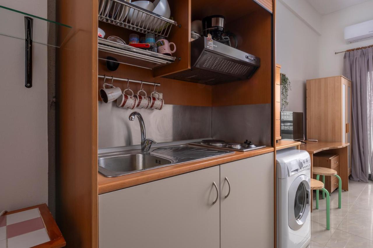 Kosmos Service Apartment Beautiful Studio 1 With Additional Cost Parking سالونيك المظهر الخارجي الصورة