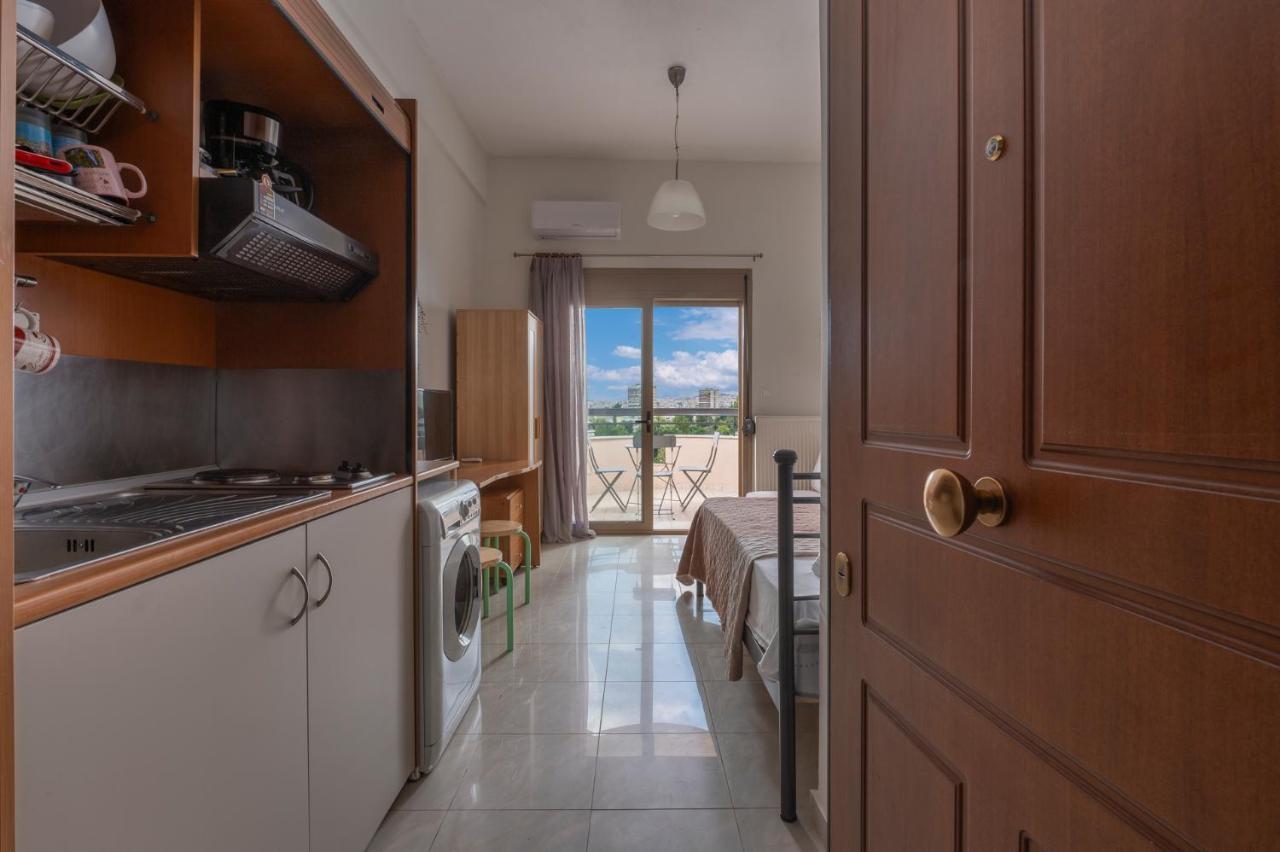 Kosmos Service Apartment Beautiful Studio 1 With Additional Cost Parking سالونيك المظهر الخارجي الصورة